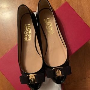Ferragamo - Varina Ballet Flats - size 6.5